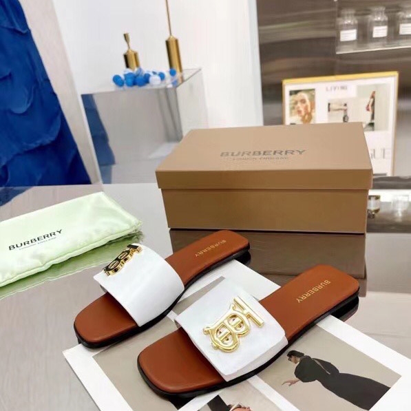 B**rry slippers